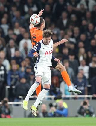 10.04.2025, xtgx, Fussball Europa League 1 4 Finale, Tottenham Hotspur - Eintracht Frankfurt v.l. Ellyes Skhiri (Eintracht Frankfurt), James Maddison of Tottenham Hotspur (DFL DFB REGULATIONS PROHIBIT ANY USE OF PHOTOGRAPHS as IMAGE SEQUENCES and or QUASI-VIDEO) London