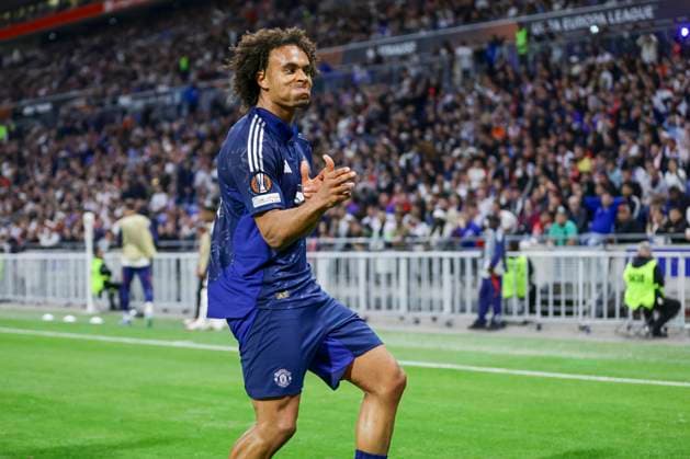 Sport Bilder des Tages Olympique Lyonnais v Manchester United, ManU FC Manchester United forward Joshua Zirkzee (11) scores a GOAL 1-2 and celebrates during the Olympique Lyonnais v Manchester United FC UEFA Quarter-Final 1st leg match at the OL Stadium, Lyon, France on 10 April 2025 Credit: Phil Duncan Every Second Media Editorial use only. All images are copyright Every Second Media Limited. No images may be reproduced without prior permission. Copyright: xIMAGO EveryxSecondxMediax ESM-1408-0033 PhilxDuncanx xEveryxSecondxMediax
