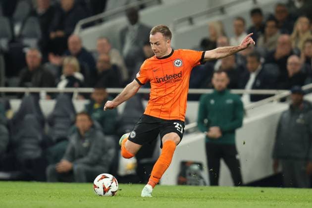 London, England, April 10th 2025: Mario Gotze of Eintracht Frankfurt makes a cross during the UEFA Europa League match between Tottenham Hotspur and Eintracht Frankfurt at Tottenham Hotspur Stadium in London, England (Alexander Canillas SPP)  Copyright: xAlexanderxCanillas SPPx spp-en-AlCa-9U2A0184