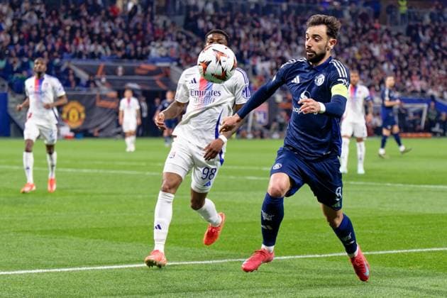 Lyon, France, April 10 2025 : Bruno Fernandes (8 Manchester United, ManU in action (close up) during the UEFA Europa League game between Olympique Lyonnais and Manchester United at Groupama Stadium in Lyon, France (Giuseppe Velletri SPP) Copyright: xGiuseppexVelletrix xSPPx spp-en-GiVeSp-DZ8_1518