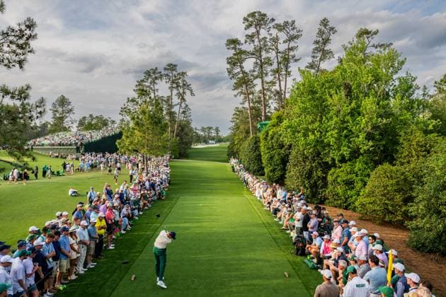 250410 Ludvig Aberg of Sweden on the 18th tee during the first round of the 2025 Masters Golf Tournament on April 10, 2025 in Augusta. Photo: Petter Arvidson BILDBYRAN kod PA PA1007 bbeng golf masters the masters augusta us masters sverige Copyright: PETTERxARVIDSON BB250410PA148