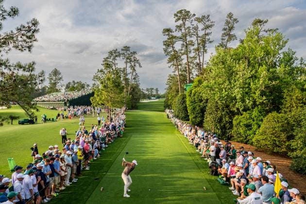 250410 Rory McIlroy of Northern Ireland on the 18th tee during the first round of the 2025 Masters Golf Tournament on April 10, 2025 in Augusta. Photo: Petter Arvidson BILDBYRAN kod PA PA1007 bbeng golf masters the masters augusta us masters Copyright: PETTERxARVIDSON BB250410PA149