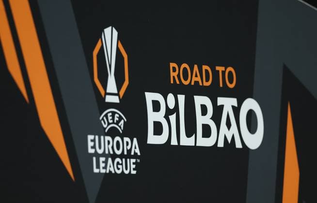 10.04.2025, Fussball UEFA Europa League Viertelfinale Hinspiel, Tottenham Hotspur - Eintracht Frankfurt, emonline, emspor, v.l., Schriftzug Road to Bilbao DFL DFB REGULATIONS PROHIBIT ANY USE OF PHOTOGRAPHS AS IMAGE SEQUENCES AND OR QUASI-VIDEO. xdcx Copyright: HMBxMedia Claus