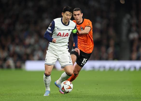 10.04.2025, Fussball UEFA Europa League Viertelfinale Hinspiel, Tottenham Hotspur - Eintracht Frankfurt, emonline, emspor, v.l., Heung-min Son (Tottenham Hotspur), Ellyes Skhiri (Eintracht Frankfurt) DFL DFB REGULATIONS PROHIBIT ANY USE OF PHOTOGRAPHS AS IMAGE SEQUENCES AND OR QUASI-VIDEO. xdcx Copyright: HMBxMedia Claus