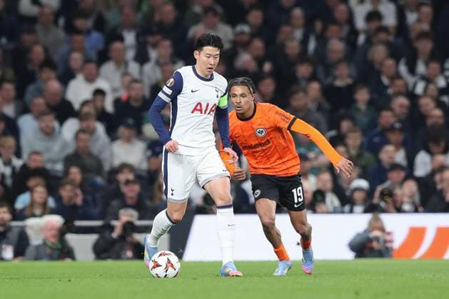 10.04.2025, xtgx, Fussball UEFA Europa League, Tottenham Hotspur - Eintracht Frankfurt, v.l. Heung Min Son (Tottenham, 7), Jean Matteo Bahoya (Frankfurt, 19) (DFL DFB REGULATIONS PROHIBIT ANY USE OF PHOTOGRAPHS as IMAGE SEQUENCES and or QUASI-VIDEO) London