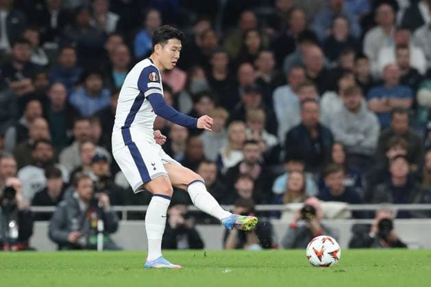 10.04.2025, xtgx, Fussball UEFA Europa League, Tottenham Hotspur - Eintracht Frankfurt, v.l. Heung Min Son (Tottenham, 7) (DFL DFB REGULATIONS PROHIBIT ANY USE OF PHOTOGRAPHS as IMAGE SEQUENCES and or QUASI-VIDEO) London