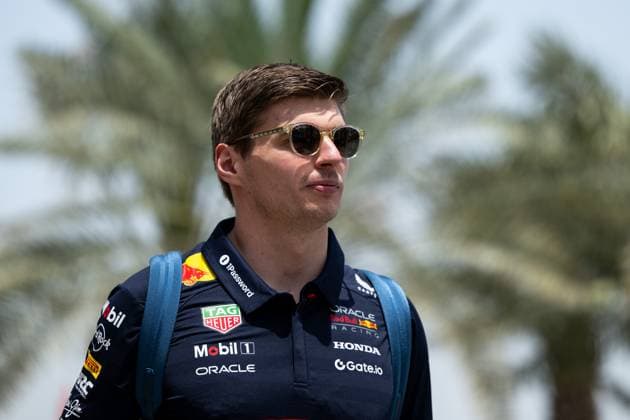 Max Verstappen (Oracle Red Bull Racing, Niederlande, 01), BAH, Formel 1 Weltmeisterschaft, Gulf Air Grand Prix von Bahrain, Bahrain International Circuit, Ankunft der Fahrer, Saison 2025, 11.04.2025 BAH, Formel 1 Weltmeisterschaft, Gulf Air Grand Prix von Bahrain, Bahrain International Circuit, Ankunft der Fahrer, Saison 2025, 11.04.2025 Sakhir Copyright: xEibner-Pressefoto Memmlerx EP_MMR