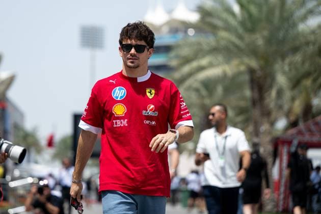 Charles Leclerc (Scuderia Ferrari HP, Monaco, 16), BAH, Formel 1 Weltmeisterschaft, Gulf Air Grand Prix von Bahrain, Bahrain International Circuit, Ankunft der Fahrer, Saison 2025, 11.04.2025 BAH, Formel 1 Weltmeisterschaft, Gulf Air Grand Prix von Bahrain, Bahrain International Circuit, Ankunft der Fahrer, Saison 2025, 11.04.2025 Sakhir Copyright: xEibner-Pressefoto Memmlerx EP_MMR