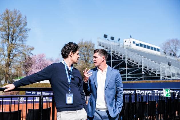BMW Open München ATP, Tennis Herren 500: Eröffnungspressekonferenz; 11.04.2025 Mischa Zverev, Turnierdirektor Allianz Para Trophy vor dem Allianz Para Trophy Court BMW Open by Bitpanda München ATP 500: Eröffnungspressekonferenz, München, MTTC Iphitos am 11.04.2025 Copyright: xBEAUTIFULxSPORTS Wunderlx