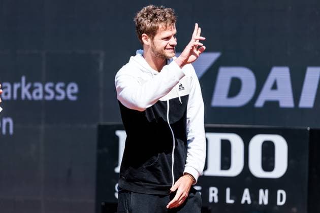BMW Open München ATP, Tennis Herren 500: Eröffnungspressekonferenz; 11.04.2025 Yannick Hanfmann (Deutschland) winkt BMW Open by Bitpanda München ATP 500: Eröffnungspressekonferenz, München, MTTC Iphitos am 11.04.2025 Copyright: xBEAUTIFULxSPORTS Wunderlx