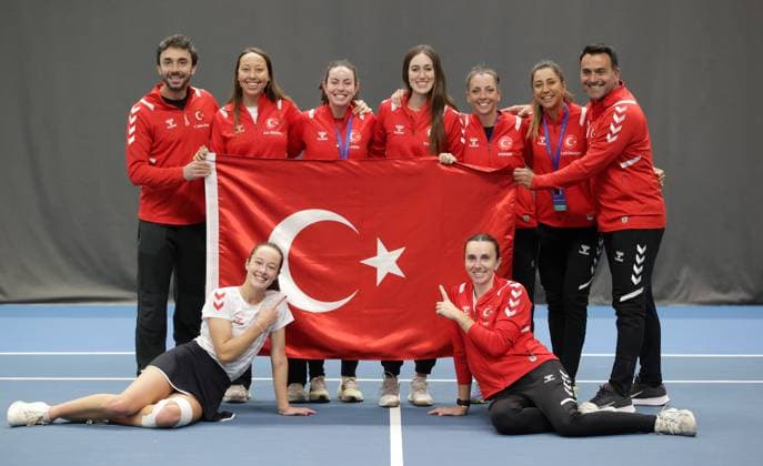 Sport Themen der Woche KW15 Sport Bilder des Tages TENNIS - Billie Jean King Cup 2025 VILNIUS,LITHUANIA,11.APR.25 - TENNIS - Billie Jean King Cup, Europe Africa Group I. Image shows the team of Turkey.  GEPAxpictures xWalterxLuger