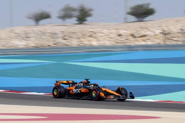 Oscar Piastri (McLaren Formula 1 Team, Australien, 81), BAH, Formel 1 Weltmeisterschaft, Gulf Air Grand Prix von Bahrain, Bahrain International Circuit, Freies Training, Saison 2025, 11.04.2025 BAH, Formel 1 Weltmeisterschaft, Gulf Air Grand Prix von Bahrain, Bahrain International Circuit, Freies Training, Saison 2025, 11.04.2025 Sakhir Copyright: xEibner-Pressefoto Memmlerx EP_MMR