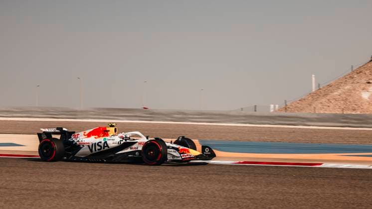 Formula 1 Gulf Air Bahrain Grand Prix 2025 Gregoire Placca OVERTAKE MAXPPP - Sakhir 11 04 2025 30 LAWSON Liam (nld), Racing Bulls, action during the Formula 1 Gulf Air Bahrain Grand Prix 2025, the 4th round of the 2025 FIA Formula 1 World Championship, WM, Weltmeisterschaft on the Bahrain International Circuit from April 10 to 13, 2025, in Sakhir, Bahrain Sakhir Bahrain  Copyright: xOVERTAKE MAXPPP MAXPPPxGregoirexPlaccax OVT202504116477 OVT202504116477