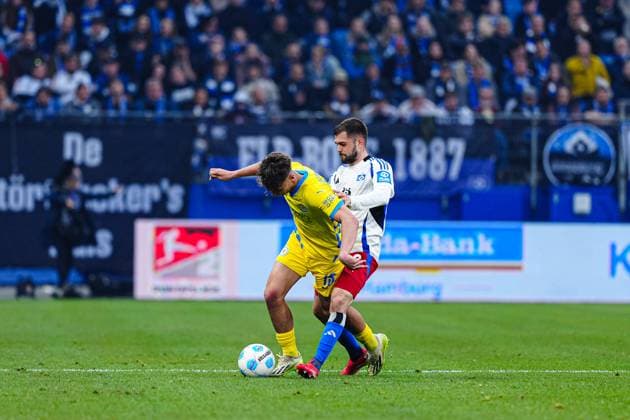 GER, Hamburger SV vs. Eintracht Braunschweig, Fussball, 2. Bundesliga, Spieltag 29, Saison 2024 2025, 11.04.2025 DFL REGULATIONS PROHIBIT ANY USE OF PHOTOGRAPHS AS IMAGE SEQUENCES AND OR QUASI-VIDEO GER, Hamburger SV vs. Eintracht Braunschweig, Fussball, 2. Bundesliga, Spieltag 29, Saison 2024 2025, 11.04.2025 Hamburg