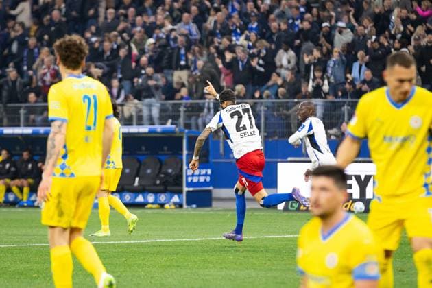 Fußball I Herren I Saison 2024-2025 I 2. Bundesliga I 29. Spieltag I Hamburger SV - Eintracht Braunschweig I 11.04.2025 Davie Selke (27, Hamburger SV) jubelt. Hamburg Volksparkstadion Hamburg Deutschland