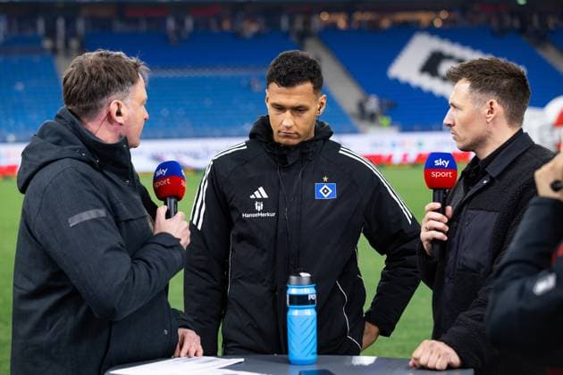 Fußball I Herren I Saison 2024-2025 I 2. Bundesliga I 29. Spieltag I Hamburger SV - Eintracht Braunschweig I 11.04.2025 Davie Selke (27, Hamburger SV) im Interview. Hamburg Volksparkstadion Hamburg Deutschland