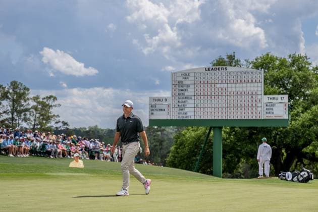 250411 Rory McIlroy of Northern Ireland on the 18th green during the second round of the 2025 Masters Golf Tournament on April 11, 2025 in Augusta. Photo: Petter Arvidson BILDBYRAN kod PA PA1008 bbeng golf masters the masters augusta us masters Copyright: PETTERxARVIDSON BB250411PA187