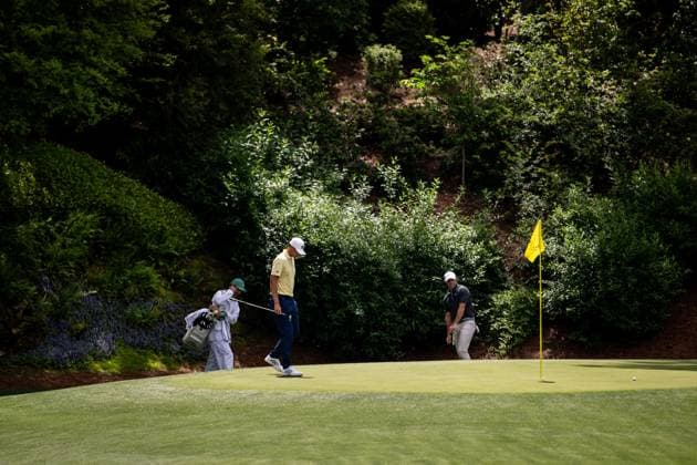 250411 Ludvig Aberg of Sweden and Rory McIlroy of Northern Ireland during the second round of the 2025 Masters Golf Tournament on April 11, 2025 in Augusta. Photo: Petter Arvidson BILDBYRAN kod PA PA1008 bbeng golf masters the masters augusta us masters sverige Copyright: PETTERxARVIDSON BB250411PA202
