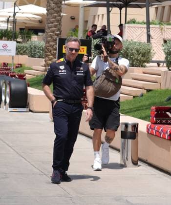 12.04.2025, Bahrain International Circuit, Sakhir, Formula 1 Gulf Air Bahrain Grand Prix 2025 ,im Bild Teamchef Christian Horner (Oracle Red Bull Racing) (Photo by Hasan Bratic DeFodi Images)