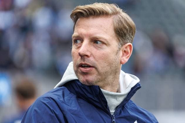 Berlin,12.4.25, Fussball, 2.Bundesliga, 29. Spieltag, Hertha BSC - SV Darmstadt 98, Olympiastadion. Trainer Florian Kohfeldt von SV Darmstadt 98 betritt das Stadion. DFL regulations and DFB regulations prohibit any use of photographs as image sequences and or quasi-video, Foto: Andreas Gora Hertha BSC - SV Darmstadt 98