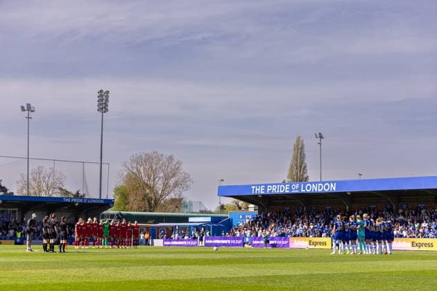 Football - FA Women™s FA Cup - Semi-Final - Chelsea FC Women v Liverpool FC Women LONDON, ENGLAND - Saturday, April 12, 2025: Liverpool players stand for a minute s silence to remember the victims of the Hillsborough Stadium Disaster during the FA Women™s FA Cup Semi-Final match between Chelsea FC Women and Liverpool FC Women at Kingsmeadow. (Photo by David Rawcliffe Propaganda) LONDON Kingsmeadow GREATER LONDON ENGLAND  Copyright: xPropagandaxPhotoxAgencyx P2025-04-12-Chelsea_W_Liverpool_W-49
