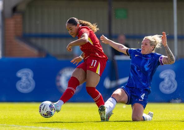 Football - FA Women™s FA Cup - Semi-Final - Chelsea FC Women v Liverpool FC Women LONDON, ENGLAND - Saturday, April 12, 2025: Liverpool s Olivia Smith scores the first goal during the FA Women™s FA Cup Semi-Final match between Chelsea FC Women and Liverpool FC Women at Kingsmeadow. (Photo by David Rawcliffe Propaganda) LONDON Kingsmeadow GREATER LONDON ENGLAND  Copyright: xPropagandaxPhotoxAgencyx P2025-04-12-Chelsea_W_Liverpool_W-53