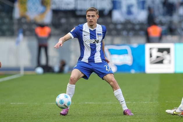 12.04.2025, xtgx, Fussball - 2.Bundesliga, Hertha BSC Berlin - SV Darmstadt 98 emspor, v.l. Marten Winkler (Hertha, 22) am Ball, plays the ball (DFL DFB REGULATIONS PROHIBIT ANY USE OF PHOTOGRAPHS as IMAGE SEQUENCES and or QUASI-VIDEO) Berlin