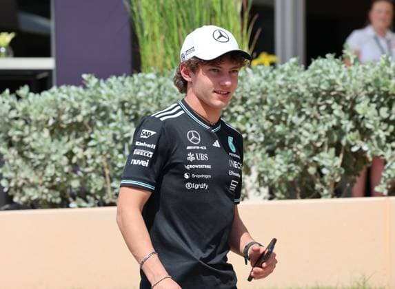 12.04.2025, Bahrain International Circuit, Sakhir, Formula 1 Gulf Air Bahrain Grand Prix 2025 ,im Bild Andrea Kimi Antonelli (ITA), Mercedes-AMG Petronas Formula One Team (Photo by Hasan Bratic DeFodi Images)