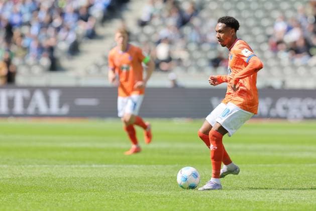 2. Fußball Bundesliga, Hertha BSC - SV Darmstadt Freisteller, Einzelbild. Jean-Paul Boëtius (SV Darmstadt 10), während der Begegnung in der 2. Fußball Bundesliga, Hertha BSC - SV Darmstadt in Berlin, Olympiastadion, am 12.04.2025. DFB regulations prohibit any use of photographs as image sequences and or quasi video.