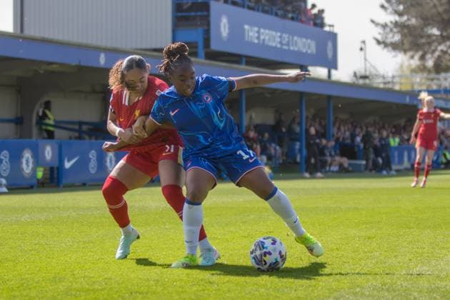 Kingston, England, 12th April 2025 Sandy Baltimore (17 Chelsea) and Olivia Smith (11 Liverpool) in action during the Adobe Womens FA Cup semi final between Chelsea and Liverpool at Kingsmeadow, Kingston. (Tom Phillips SPP) Copyright: xTomxPhillips SPPx spp-en-ToPh-IMG_8781