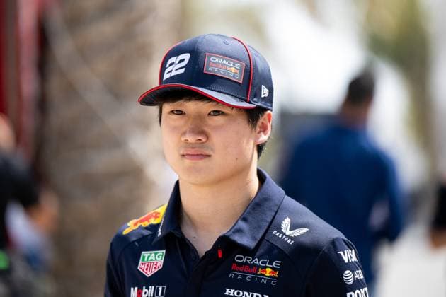 Yuki Tsunoda (Oracle Red Bull Racing, Japan, 22), BAH, Formel 1 Weltmeisterschaft, Gulf Air Grand Prix von Bahrain, Bahrain International Circuit, Ankunft der Fahrer, Saison 2025, 12.04.2025 BAH, Formel 1 Weltmeisterschaft, Gulf Air Grand Prix von Bahrain, Bahrain International Circuit, Ankunft der Fahrer, Saison 2025, 12.04.2025 Sakhir Copyright: xEibner-Pressefoto Memmlerx EP_MMR