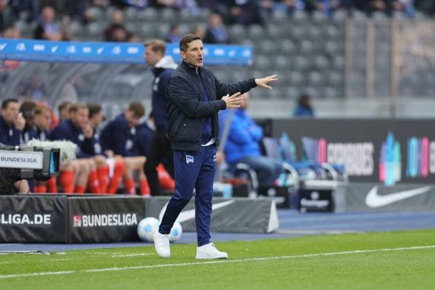 2. Fußball Bundesliga, Hertha BSC - SV Darmstadt Trainer Stefan Leitl (Hertha BSC Berlin)gibt Anweisungen und schreit ruft, während der Begegnung in der 2. Fußball Bundesliga, Hertha BSC - SV Darmstadt in Berlin, Olympiastadion, am 12.04.2025. DFB regulations prohibit any use of photographs as image sequences and or quasi video.