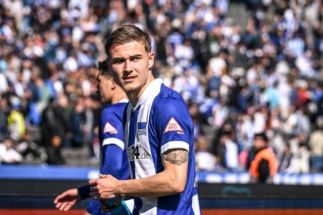 Fussball 2.Bundesliga, Hertha BSC Berlin - SV Darmstadt 98 12.04.2025, xdanx, Fussball 2.Bundesliga, Hertha BSC Berlin - SV Darmstadt 98 v.l. Torschuetze Marten Winkler (Hertha BSC) (DFL DFB REGULATIONS PROHIBIT ANY USE OF PHOTOGRAPHS as IMAGE SEQUENCES and or QUASI-VIDEO) Daniel Lakomski Mix1Press Berlin Olympiastadion Berlin Deutschland (DEU)