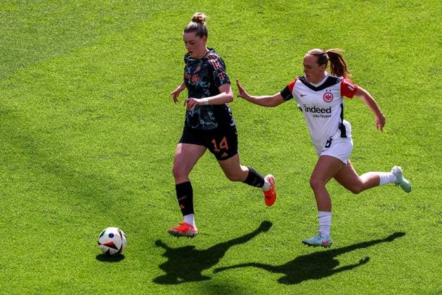 2025.04.12 xJAx Google Pixel Frauen Bundesliga Eintracht Frankfurt - FC Bayern MuÌˆnchen v.l., Alara Sehitler (FC Bayern München), Lisanne Graewe (Eintracht Frankfurt) Zweikampf, Action, Aktion, Battles for the Ball (DFL DFB REGULATIONS PROHIBIT ANY USE OF PHOTOGRAPHS as IMAGE SEQUENCES and or QUASI-VIDEO) Copyright: JoaquimxFerreira