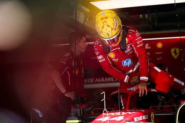 F1 - BAHRAIN GRAND PRIX 2025 HAMILTON Lewis (gbr), Scuderia Ferrari SF-25, portrait action during the Formula 1 Gulf Bahrain Grand Prix 2025, 4th round of the 2025 FIA Formula One World Championship, WM, Weltmeisterschaft from April 11 to 13, 2025 on the Bahrain International Circuit, in Sakhir, Bahrain -  Copyright: xEricxAlonsox