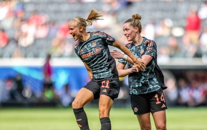 GER, Frankfurt, Eintracht Frankfurt vs FC Bayern München, Google Pixel Bundesliga, Fussball, DFB, Spielzeit 2024 2025, Deutsche-Bank-Park, 19. Spieltag, im Bild: Tor zum 3:0 von Pernille Harder (FC Bayern München Frauen 21) DFB DFL REGULATIONS PROHIBIT ANY USE OF PHOTOGRAPHS AS IMAGE SEQUENCES AND OR QUASI-VIDEO, 12.04.2025, Copyright: HMBxMedia HendrikxHamelau