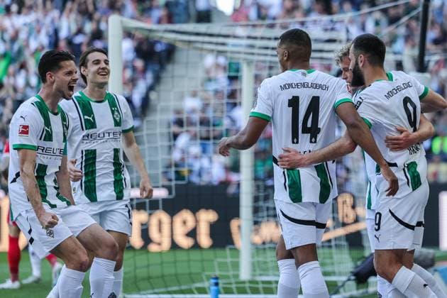 Sport Bilder des Tages Fußball 1. Bundesliga 29. Spieltag Borussia Mönchengladbach - SC Freiburg am 12.04.2025 im Borussia-Park in Mönchengladbach Torjubel zum 1:0 durch Franck Honorat ( Mönchengladbach ) DFL regulations prohibit any use of photographs as image sequences and or quasi-video.