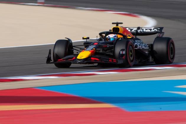 Max Verstappen (Oracle Red Bull Racing, Niederlande, 01) im RB21, BAH, Formel 1 Weltmeisterschaft, Gulf Air Grand Prix von Bahrain, Bahrain International Circuit, 3. Freies Training, Saison 2025, 12.04.2025 BAH, Formel 1 Weltmeisterschaft, Gulf Air Grand Prix von Bahrain, Bahrain International Circuit, 3. Freies Training, Saison 2025, 12.04.2025 Sakhir Copyright: xEibner-Pressefoto Memmlerx EP_MMR