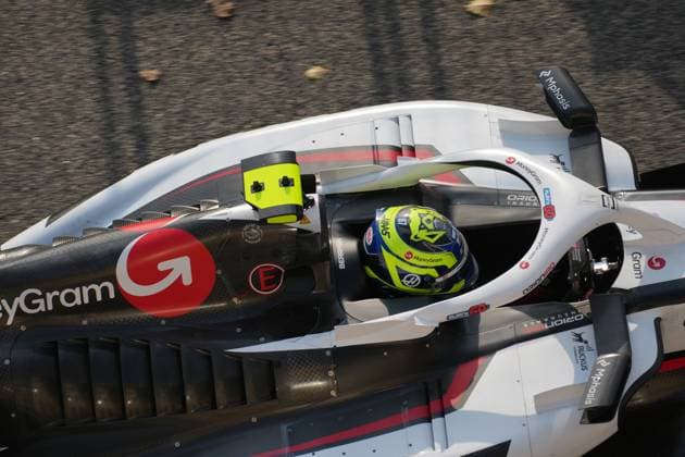 Formula 1 Gulf Air Bahrain Grand Prix 2025 12.04.2025, Bahrain International Circuit, Sakhir, Formula 1 Gulf Air Bahrain Grand Prix 2025 ,im Bild Oliver Bearman (GBR), MoneyGram Haas F1 Team