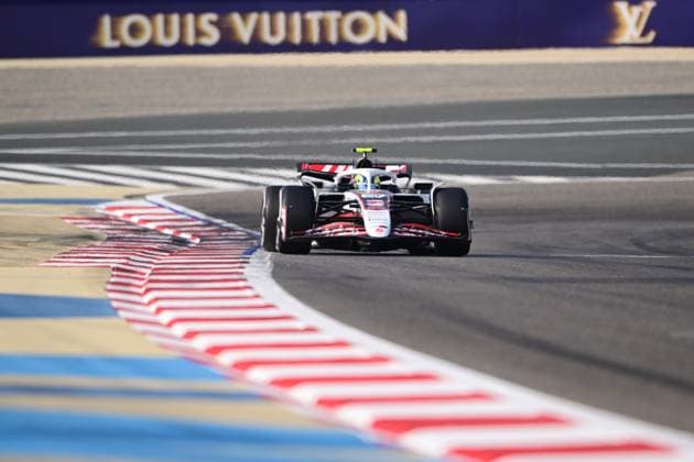 F1 Grand Prix of Bahrain - Qualifying Oliver Bearman of Haas F1 Team runs during the qualifying of the Bahrain GP, the 4th round of the Formula 1 World Championship, WM, Weltmeisterschaft at Bahrain International Circuit in Sakhir, Bahrain, on April 12, 2025. Sakhir Bahrain  Copyright: xAndreaxDiodatox originalFilename:diodato-f1bahrai250412_npwws.jpg
