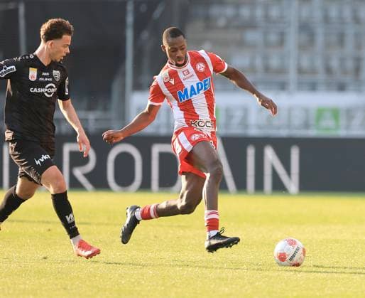 SOCCER - BL, GAK vs Altach GRAZ,AUSTRIA,12.APR.25 - SOCCER - ADMIRAL Bundesliga, Grazer AK 1902 vs SCR Altach. Image shows Dijon Kameri (Altach) and Sadik Fofana (GAK).  GEPAxpictures xHansxOberlaender