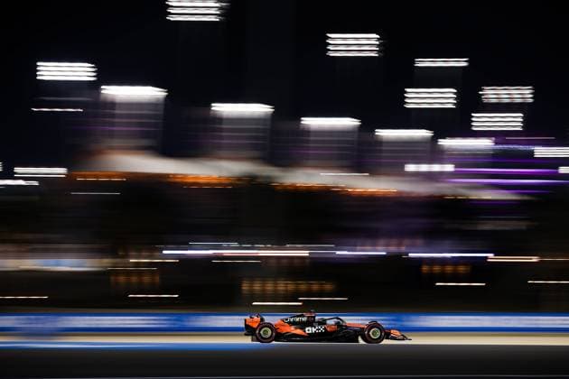 Bilder des Jahres 2025, Sport 04 April F1 - BAHRAIN GRAND PRIX 2025 81 PIASTRI Oscar (aus), McLaren F1 Team MCL39, action during the Formula 1 Gulf Bahrain Grand Prix 2025, 4th round of the 2025 FIA Formula One World Championship, WM, Weltmeisterschaft from April 11 to 13, 2025 on the Bahrain International Circuit, in Sakhir, Bahrain -  Copyright: xEricxAlonsox