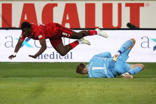 12.04.2025, xmohx, Fussball 2.Bundesliga, 1.FC Kaiserslautern - 1.FC Nürnberg v.l. Ragnar Ache (1. FC Kaiserslautern) Jan Reichert (1.FC Nuernberg) Zweikampf, Aktion, action, battle for the ball (DFL DFB REGULATIONS PROHIBIT ANY USE OF PHOTOGRAPHS as IMAGE SEQUENCES and or QUASI-VIDEO) Kaiserslautern