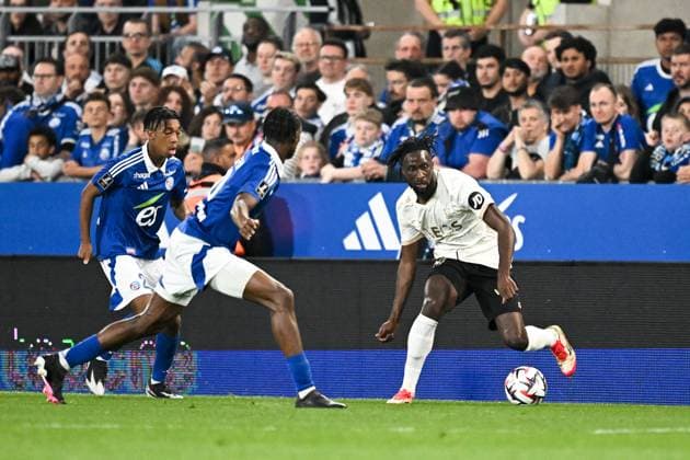 RC Strasbourg Alsace v OGC Nice - Ligue 1 McDonald s 2024 2025 27 Samuel AMO AMEYAW (rcsa) - 29 Evann GUESSAND (ogcn) during the Ligue 1 McDonald s match between Strasbourg and Nice at Stade de la Meinau on April 12, 2025 in Strasbourg, France. Strasbourg France  Copyright: xFEPx 776305386