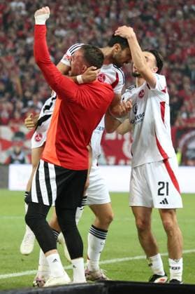 12.04.2025, xmohx, Fussball 2.Bundesliga, 1.FC Kaiserslautern - 1.FC Nürnberg v.l. Torjubel nach dem Tor zum celebrating the goal celebrate 0:2 durch Mahir Emreli (1.FC Nuernberg) (DFL DFB REGULATIONS PROHIBIT ANY USE OF PHOTOGRAPHS as IMAGE SEQUENCES and or QUASI-VIDEO) Kaiserslautern