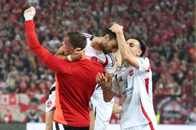 12.04.2025, xmohx, Fussball 2.Bundesliga, 1.FC Kaiserslautern - 1.FC Nürnberg v.l. Torjubel nach dem Tor zum celebrating the goal celebrate 0:2 durch Mahir Emreli (1.FC Nuernberg) (DFL DFB REGULATIONS PROHIBIT ANY USE OF PHOTOGRAPHS as IMAGE SEQUENCES and or QUASI-VIDEO) Kaiserslautern