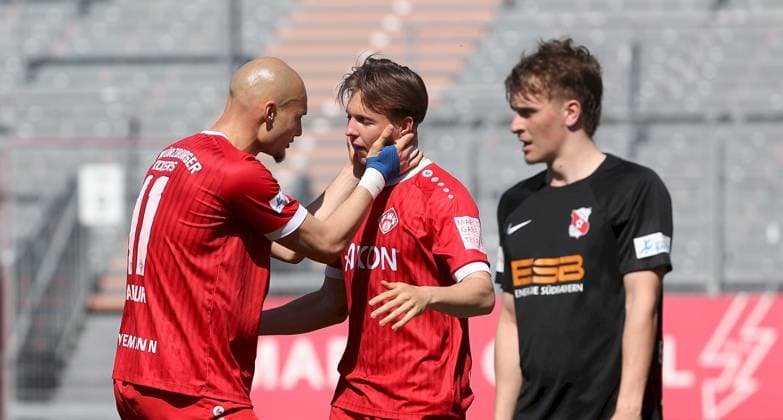 12.04.2025, Herren, Fussball, Saison 2024 2025, Regionalliga Bayern, 29. Spieltag: FC Wuerzburger Kickers - SpVgg Hankhofen-Hailing v.li.: Alem Japaur (FC Wuerzburger Kickers), Fabian Wessig (FC Wuerzburger Kickers) mit Torjubel, celebrate the goal, goal celebration, Jubel ueber das Tor zum 3:1, Lennard Stockinger (SpVgg Hankhofen-Hailing) Wuerzburg AKON ARENA Bayern Deutschland