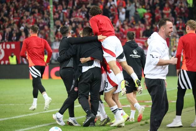 12.04.2025, xmohx, Fussball 2.Bundesliga, 1.FC Kaiserslautern - 1.FC Nürnberg v.l. Jubel, Freude über den Sieg Trainer Miroslav Klose (1.FC Nuernberg) (DFL DFB REGULATIONS PROHIBIT ANY USE OF PHOTOGRAPHS as IMAGE SEQUENCES and or QUASI-VIDEO) Kaiserslautern