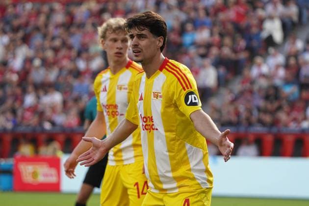 Fussball, 1 Bundesliga, Saison 2024 2025, Bayer 04 Leverkusen- 1.FC Union Berlin 12.04.2025, Bayarena Leverkusen Diogo Leite ,union berlin Aktion, Einzelbild