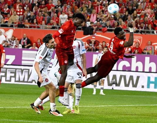 Fussball - 2. Bundesliga - Saison 2024 25 1. FC Kaiserslautern 12.04.2025 Fritz-Walter-Stadion 1. FC Kaiserslautern (fck) - 1. FC Nürnberg (fcn) 1:2 Faride ALIDOU (1. FC Kaiserslautern), li - Ragnar ACHE (1. FC Kaiserslautern) 1. FC Kaiserslautern